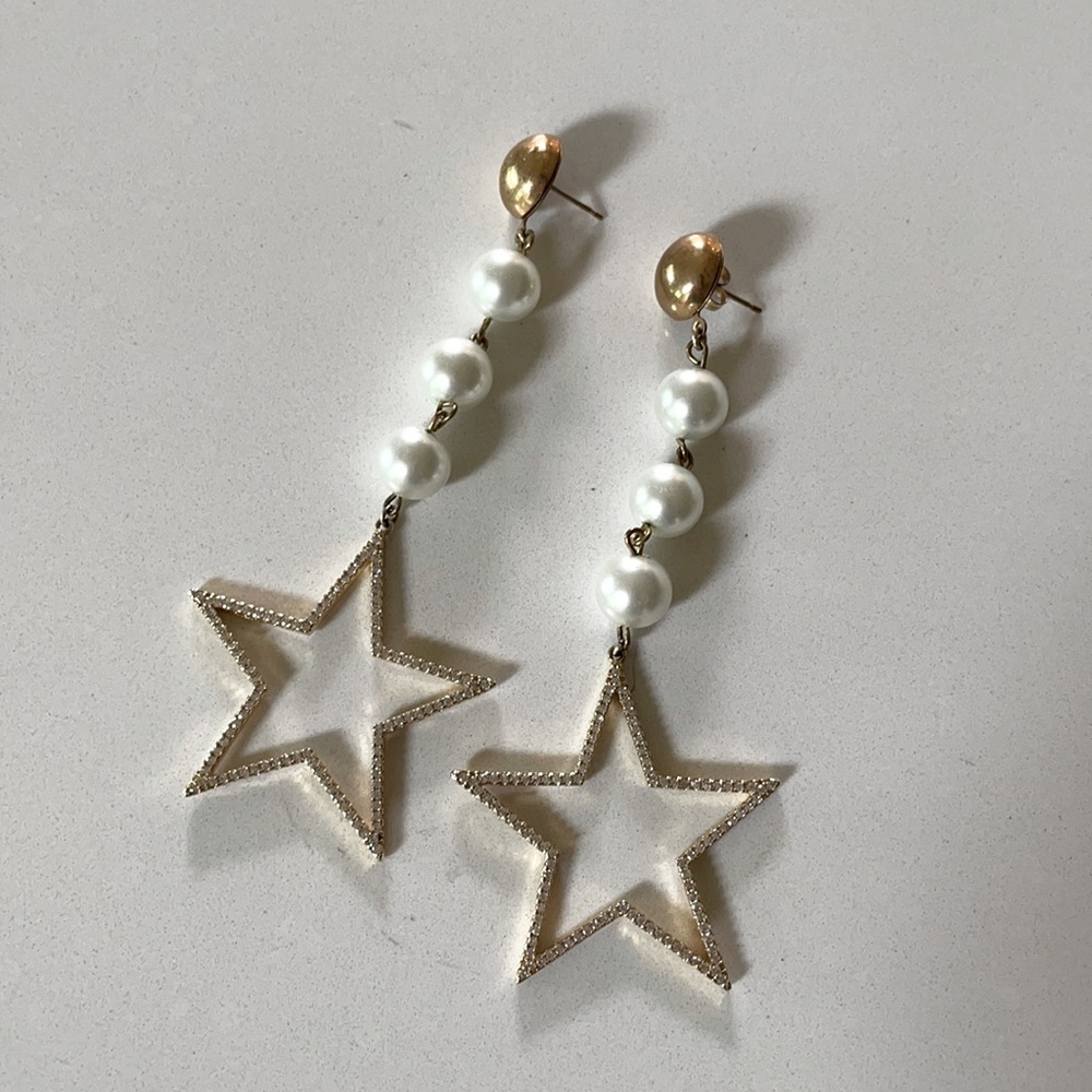 Star Pearl accent earring